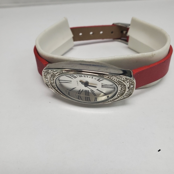 Avon Everyday Watch Red Band Evening Elegance Quartz 2010 Worn Once - Picture 2 of 8